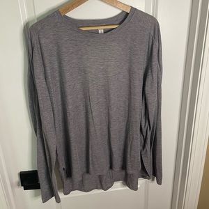 Women’s under armor longsleeve T-shirt